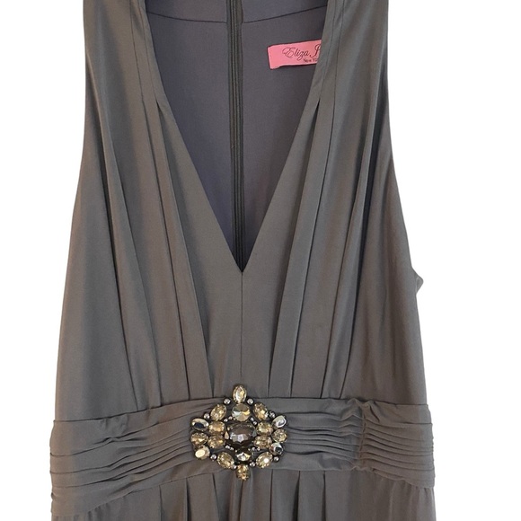 Eliza J Formal Long Dress Gray Sleeveless V-Neck Glam Gown Brooch Detail Size 4 - Picture 3 of 10